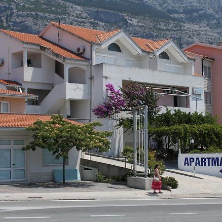 Apartments with a parking space Makarska - 6696 Exteriör bild
