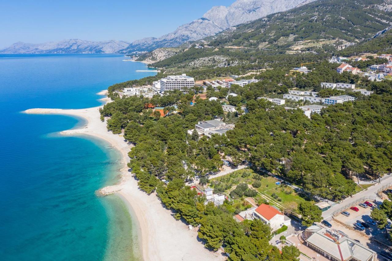 Apartments with a parking space Makarska - 6696 Exteriör bild
