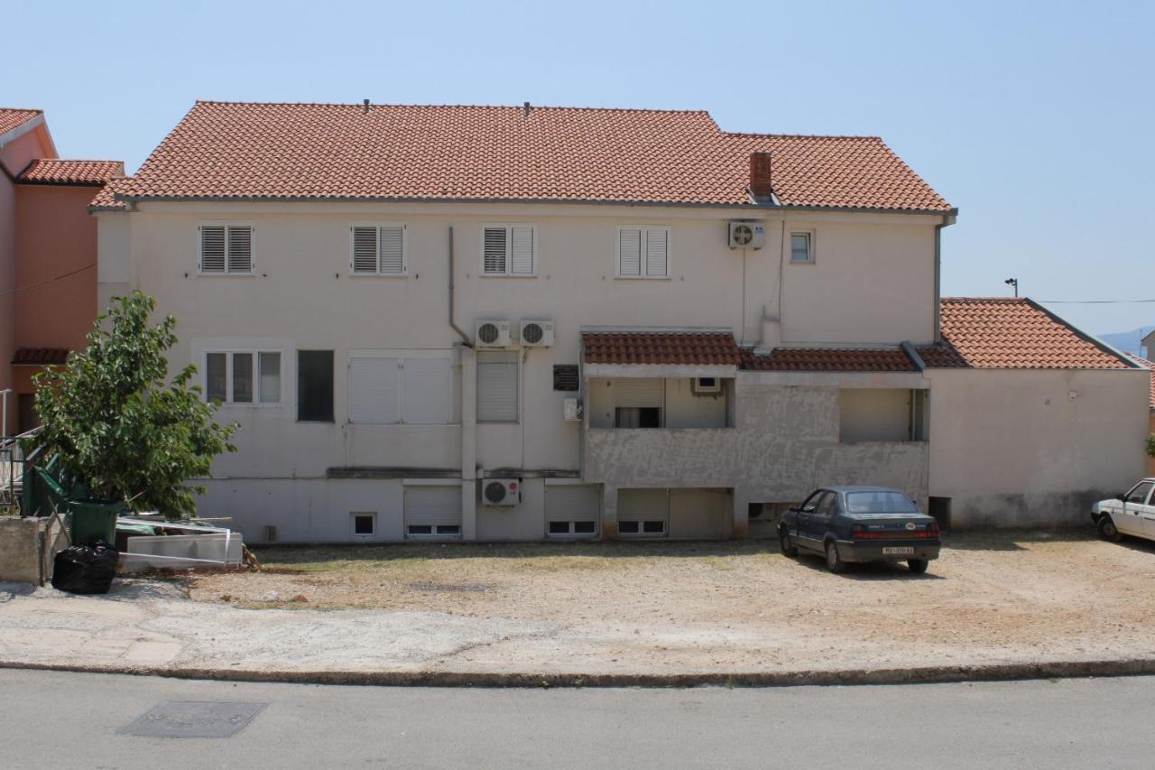 Apartments with a parking space Makarska - 6696 Exteriör bild