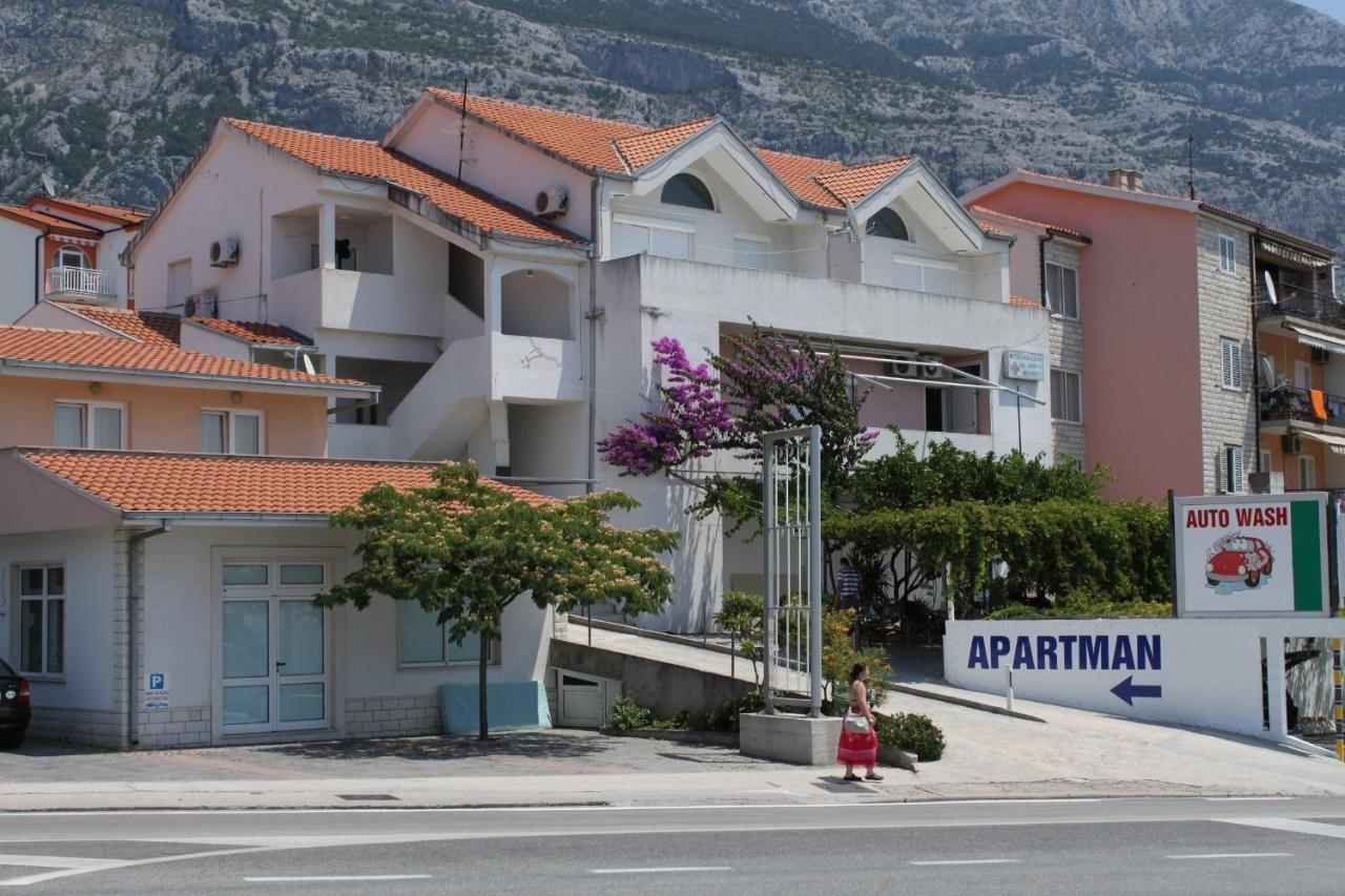 Apartments with a parking space Makarska - 6696 Exteriör bild